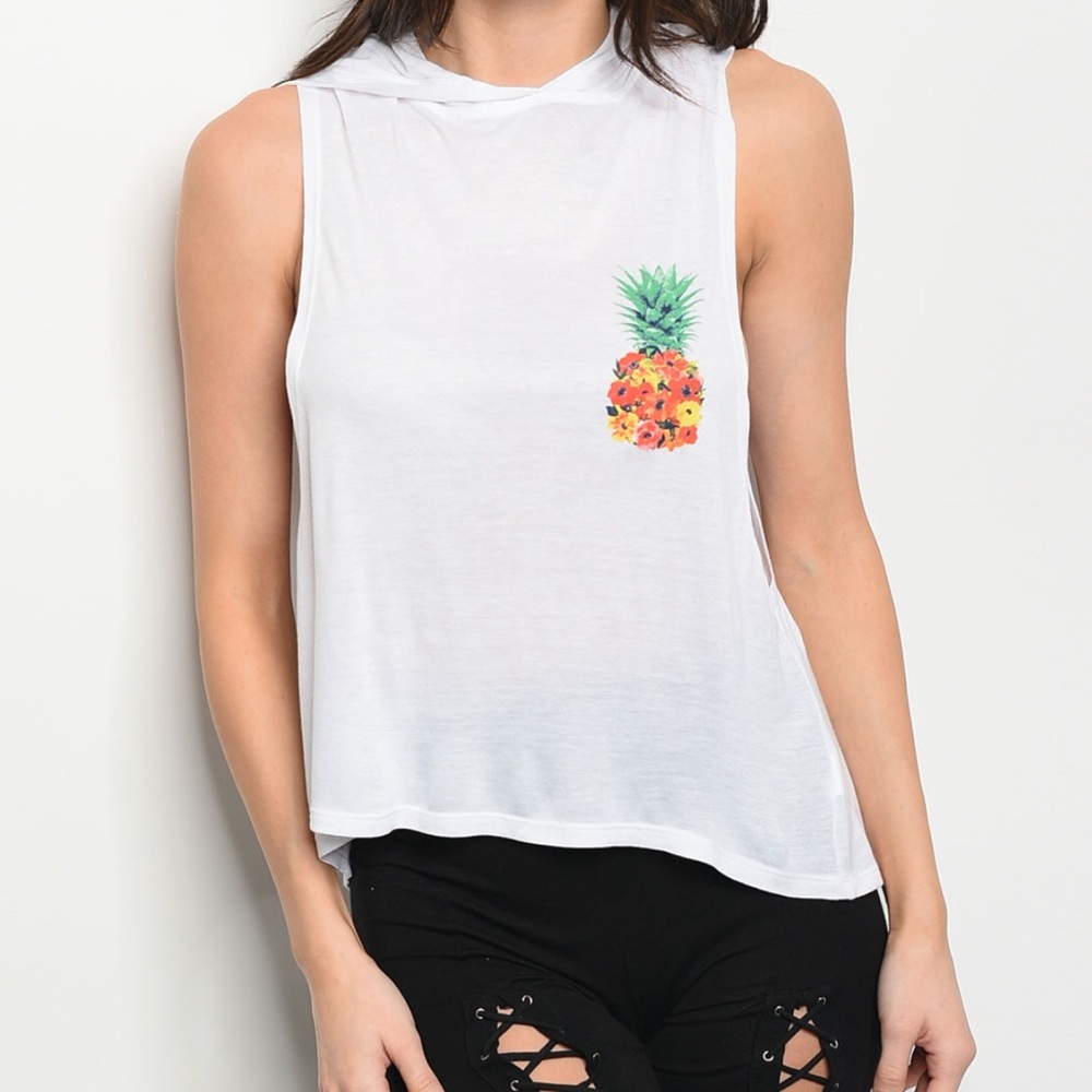 🆕White Graphic Tank Top🆕
